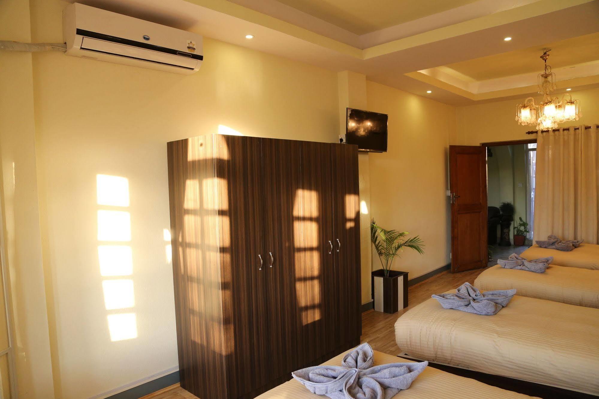 Bed And Breakfast Thamel Catmandu Exterior foto
